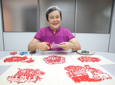 在学习剪纸艺术后，梁月好便不曾停止过发扬剪纸艺术。