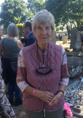 麦肯终于找到生母。