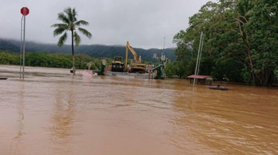 昆士兰丹特里河水位高涨。
