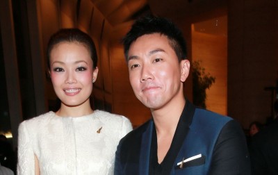 容祖儿松口已与刘浩龙分手。