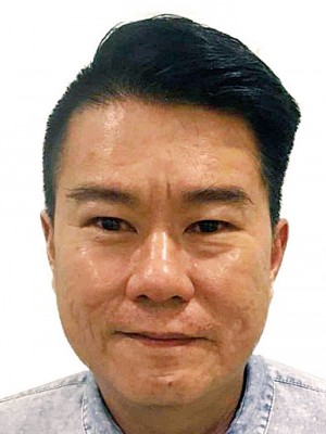 陈炳良。