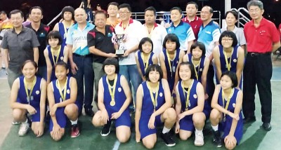 高渊培德校友会女子组篮球队夺冠。
