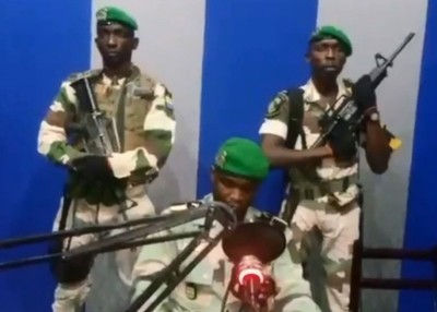 军方稍早前在电台宣读政变宣言。