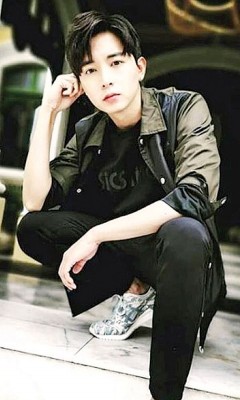 新加坡艺人冯伟衷在纽西兰军训意外身亡，遗体周五运送回国。