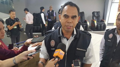 联邦卫生官瓦兹尔