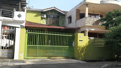 本报依照警方资料前往肇祸司机住址查探,惟单位大门深锁,无人回应。