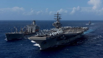 航母通常会搭载约80架舰载机，约有5000名人员，对美军来说，是在全球投射军力的关键。