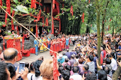 三峡人家风景区土家族婚礼。