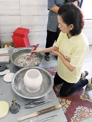 没有亲属的往生者，理事将为其拾金。