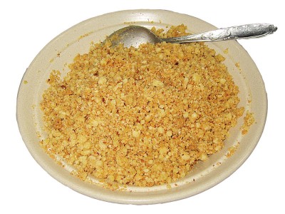花生碎末与绿豆瓣煮成的甜馅料。
