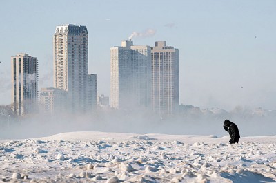 芝加哥周三凌晨气温跌至-28℃，打破1966年同日最低-26℃的纪录。（法新社照片)