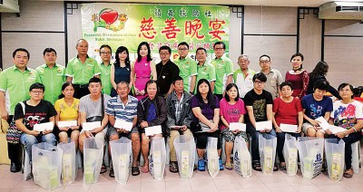 积善扶助社每月固定发放援助金予贫苦病人，帮助他们减轻医药重担。