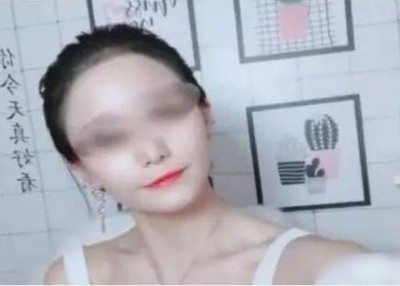 小慧是网红女主播。