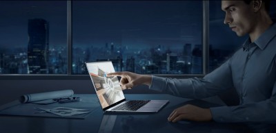 Matebook X Pro全面屏笔记本配有顺滑试点触控功能。