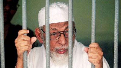 阿布巴卡据称因为拒绝宣誓效忠国家及建国五原则，印尼政府已撤回提前释放他的决定。