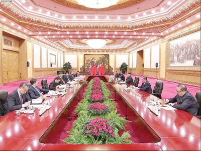 面临奔领导人举行会谈,支持朝鲜连续坚持不懈半岛无核化方向。