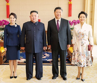 习近平夫妻在京城饭店设宴招待金正恩伉俪。