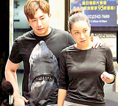 张东晴去年8月被直击和上亿生技小开吴亚璟约会。