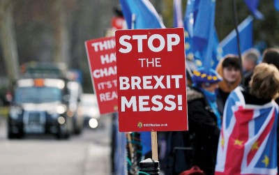 英国脱欧前景仍不明朗。