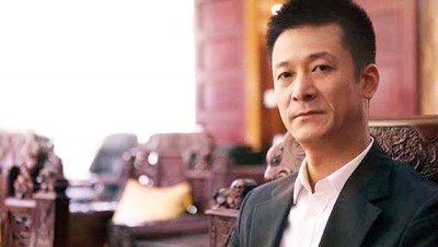 权健创办人兼董事长束昱辉。