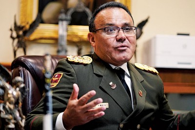 席尔瓦不承认马杜罗是委内瑞拉总统，视他为篡位者，并呼吁军中同袍跟随。