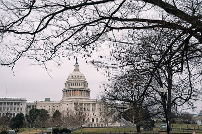 美国联邦政府继续停摆。