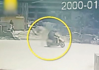 2名疑犯当日一直在现场徘徊。