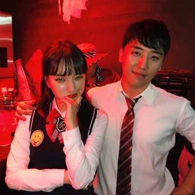 胜利与妹妹。