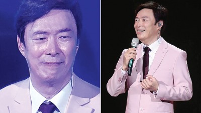 费玉清唱到《晚安曲》忍不住哭了。