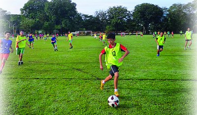 槟华足与PUMA合力举办的2018年17岁以下足球培训课程,吸引了75位少年球员参与。