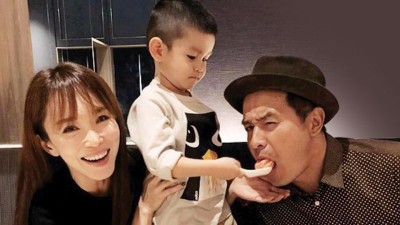 李铭顺、范文芳幸福一家。