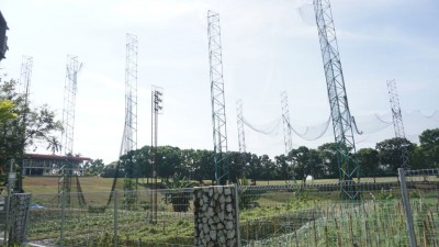 每当2017年兴建的掩护网,每当6只月后脱落,迄今为止仍无修补。