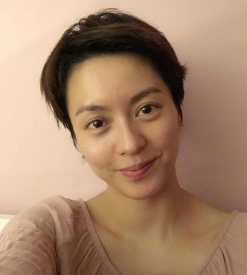 梁咏琪对自己素颜照很满意。
