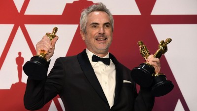 艾方索古瓦龙以《罗马》拿下最佳导演。