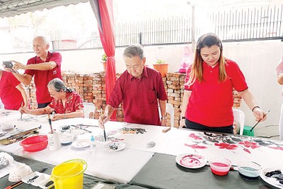 这项活动吸引各年龄层人士参与，令人深感欣慰。