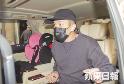 刘恺威被问离婚是否涉及第三者，他未有回应。