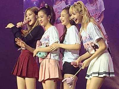 BLACKPINK 来马连开2 场演唱会。