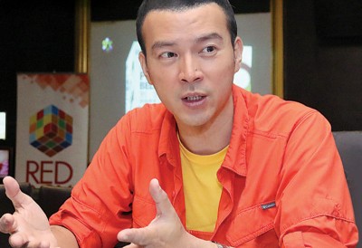 叶剑锋表示，自己不是手机一族，懂得适当运用，不被手机束缚。