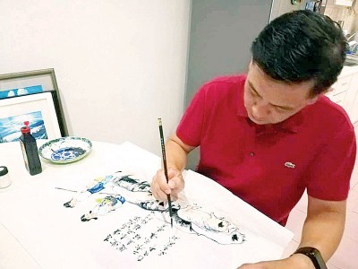 王文威亲自为作品题上诗联，祝读者度过一个快乐的猪年。
