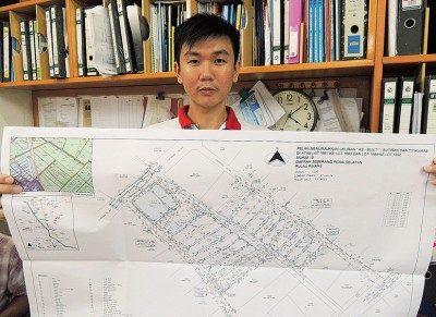 王富升：为了建封闭式农场，单土地测量就耗了2个月。