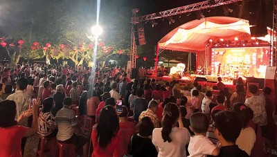 现场人头涌涌，逾千人出席这场盛会。