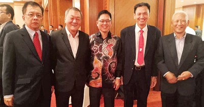 槟州华团领袖,左起为骆南辉、拿督斯里郭显荣、庄国才、萧文国和拿督斯里黄赐兴。
