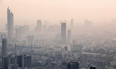 雾霾笼罩泰国首都曼谷近一个月。