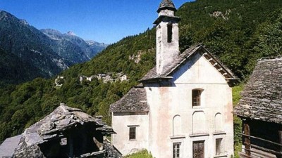 洛卡纳镇风景如画。