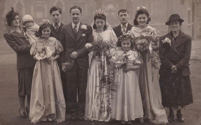即使过了75年，两人仍然如结婚当天一样相爱。