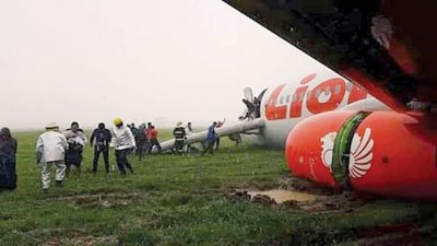 狮航周六再出事故，在暴雨中降落坤甸机场时，因失控而滑出跑道。