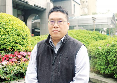 余先生指罢工影响旅客的原定行程。