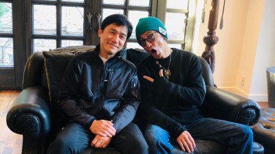 木村拓哉（右）秀出与梁朝伟合照。