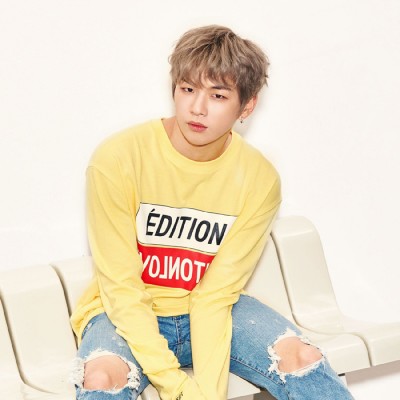 姜丹尼尔是“Wanna One”的C位成员，人气爆棚。