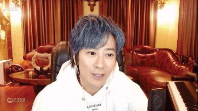 孙耀威跨界当起网红狂吸金。